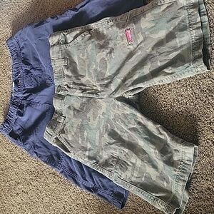 EUC 14 & Boys Camo LEVI's Cargo Shorts and sz L Navy GAP Cargo Shorts